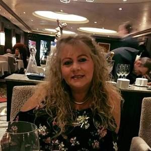 Meet your Posher, Debbie